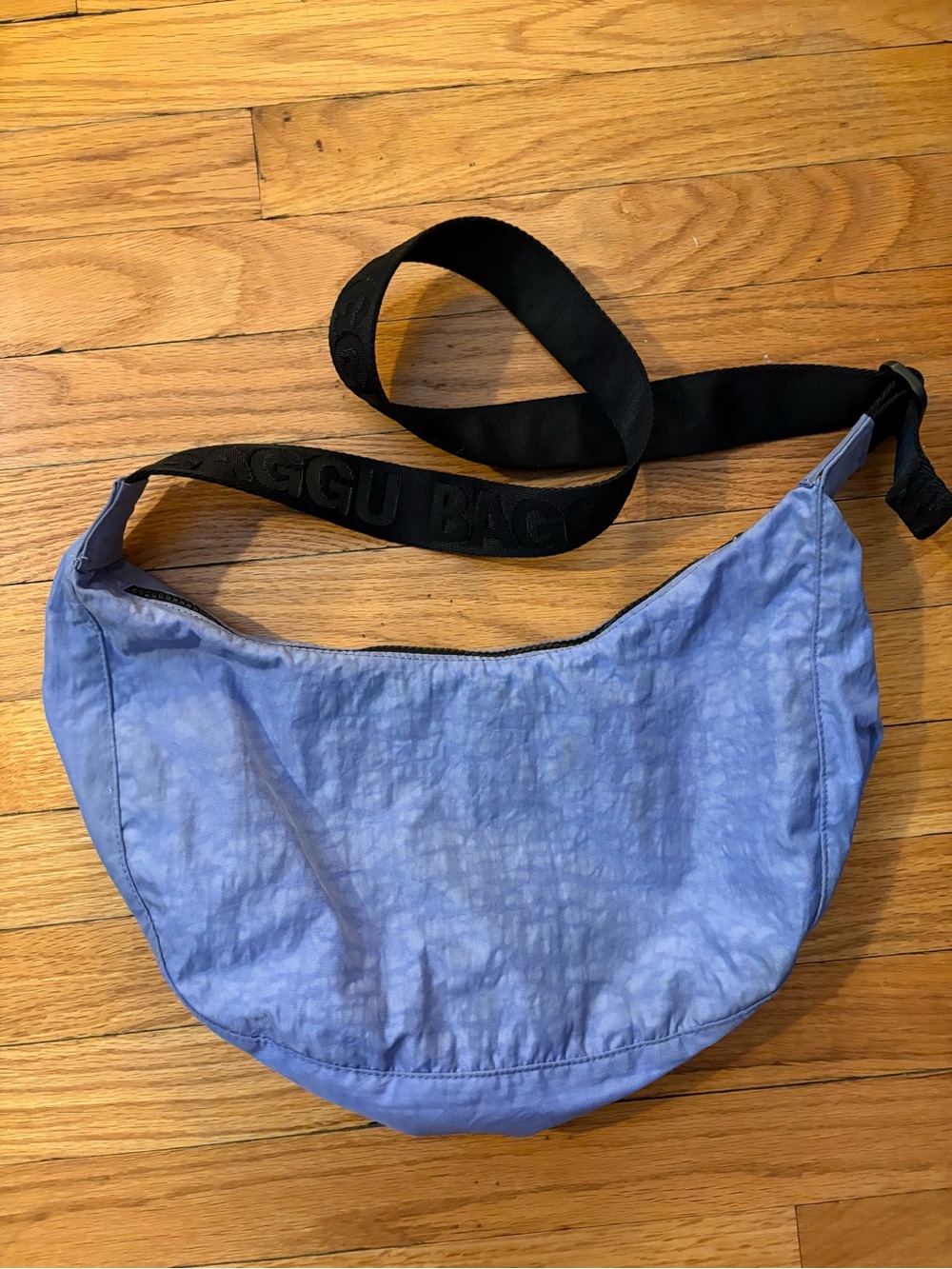 BAGGU Light Blue Medium Crescent Crossbody Bag with Black Strap
